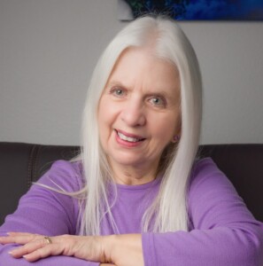 Jacquelyn Lynn headshot